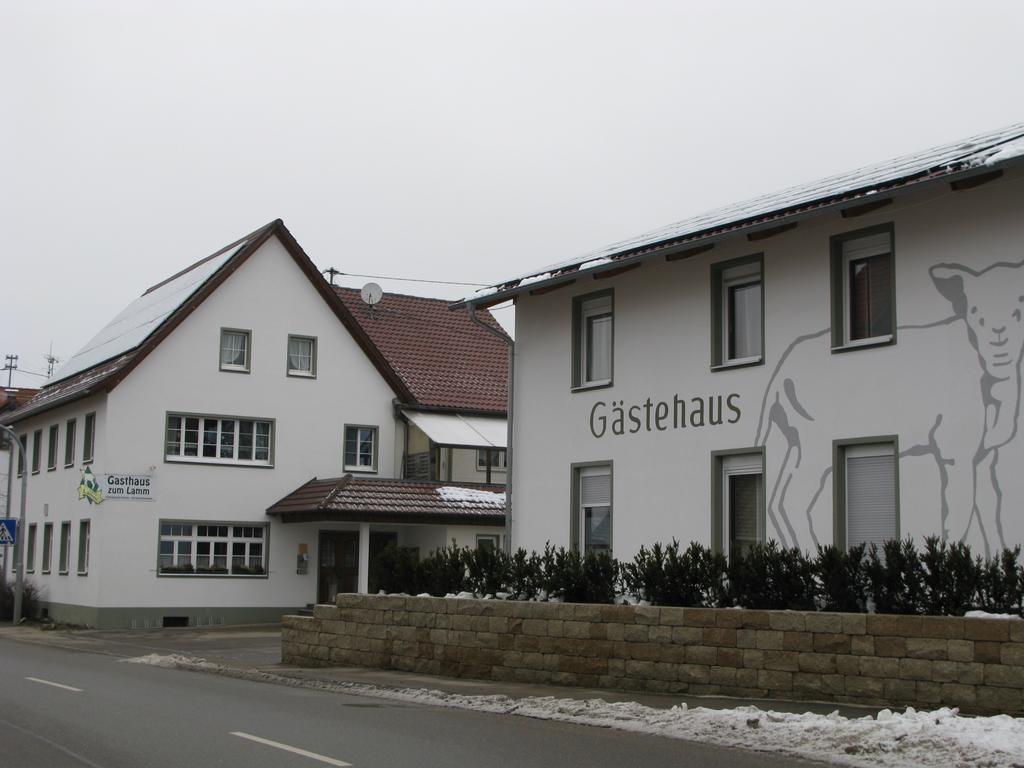 Gaestehaus Und Fewo Lamm Garni ブラウボイレン エクステリア 写真